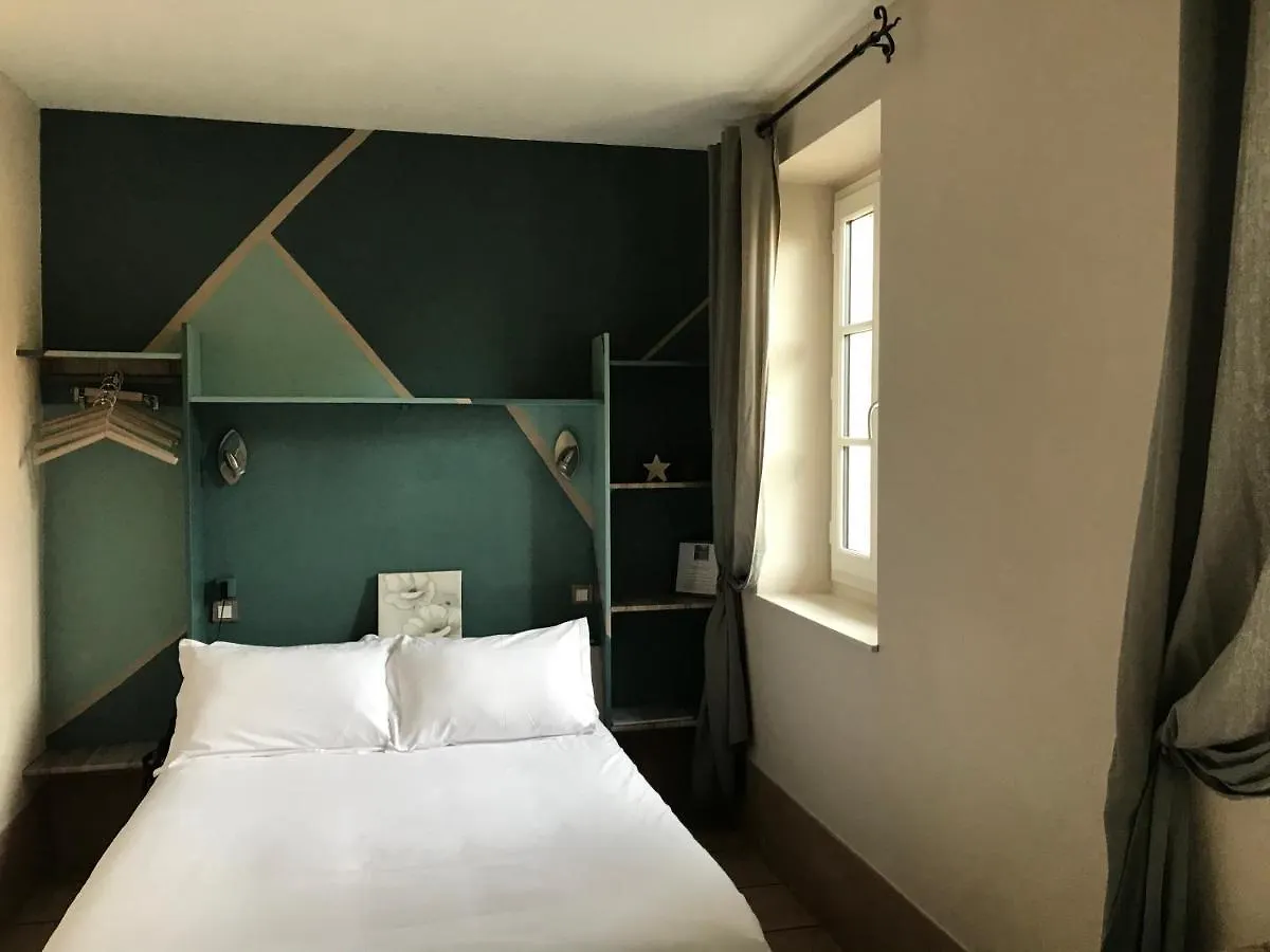 Hotel Des Bains فيجيا 2*,  فرنسا